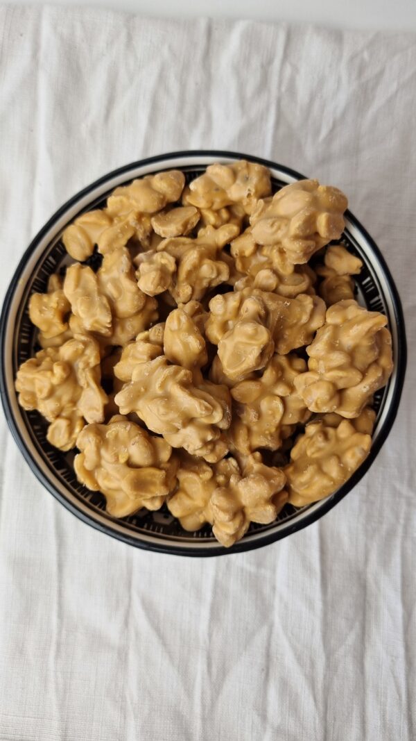 Rochers de cacahuètes au chocolat, caramel et sel de mer – Image 6